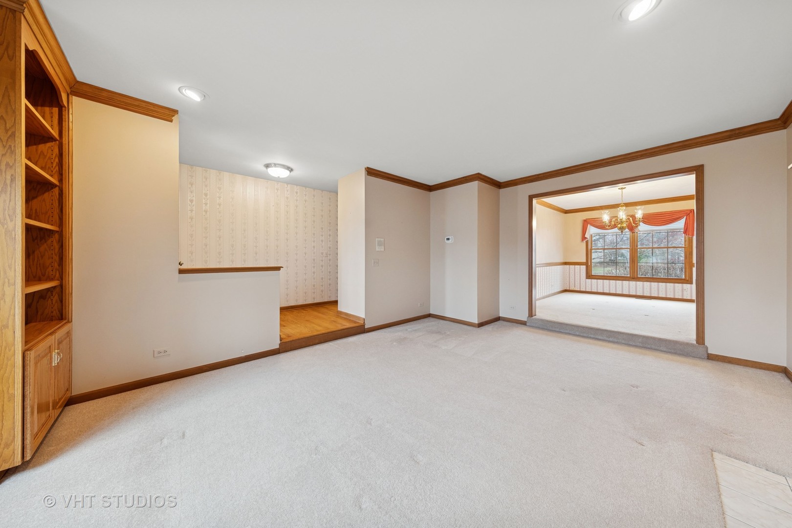 2286 Brookside Lane Aurora, IL 60502 - Photo 3 of 37 an empty room with windows