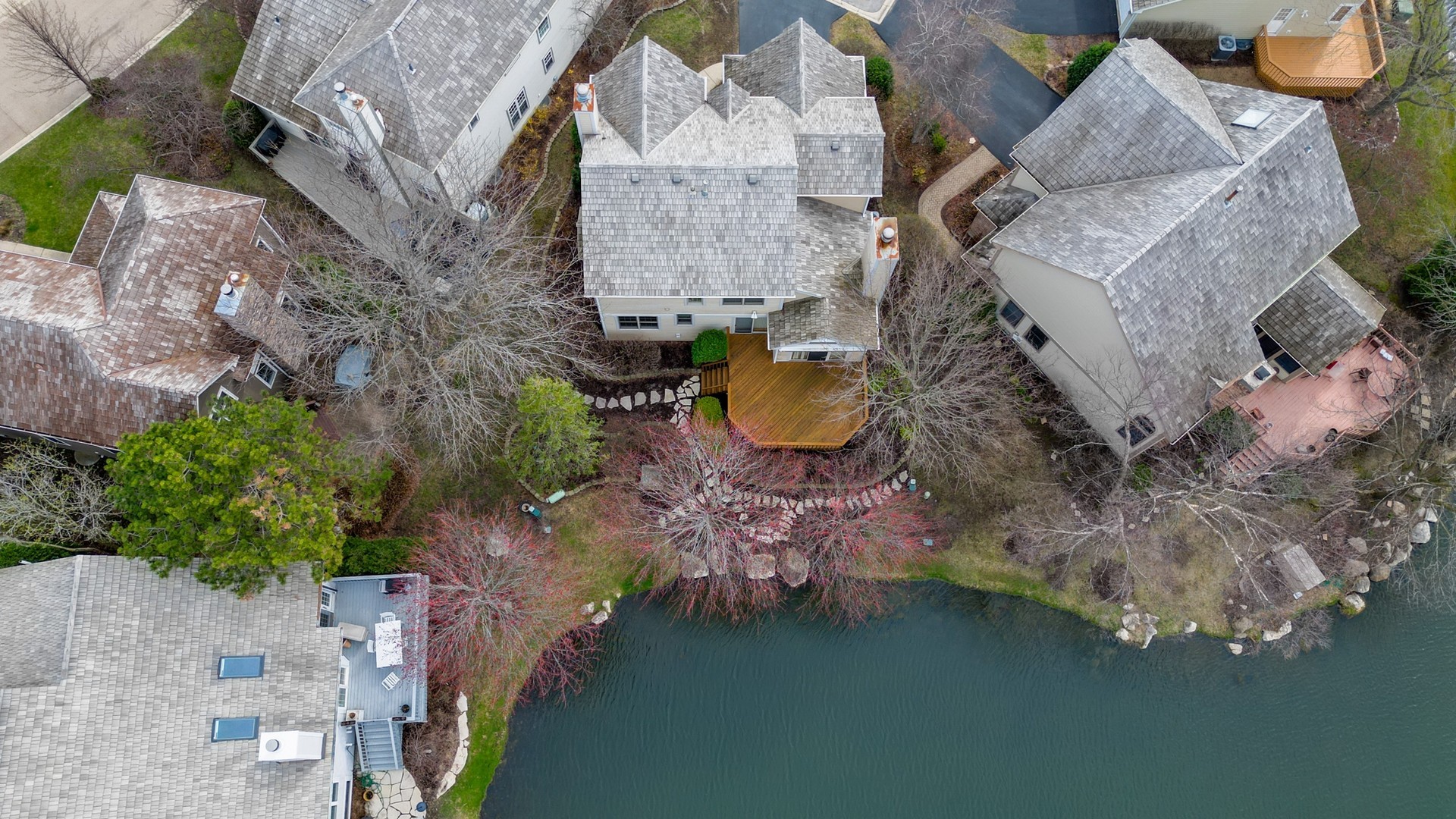 2286 Brookside Lane Aurora, IL 60502 - Photo 35 of 37 an aerial view of a house with outdoor space