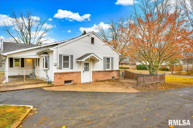 $250,000 | 6213 North Saint Marys Road, Peoria, IL 61614