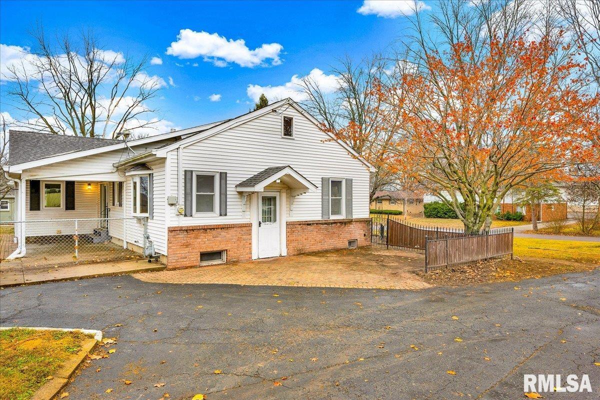 6213 North Saint Marys Road Peoria, IL 61614 - Photo 20 of 56