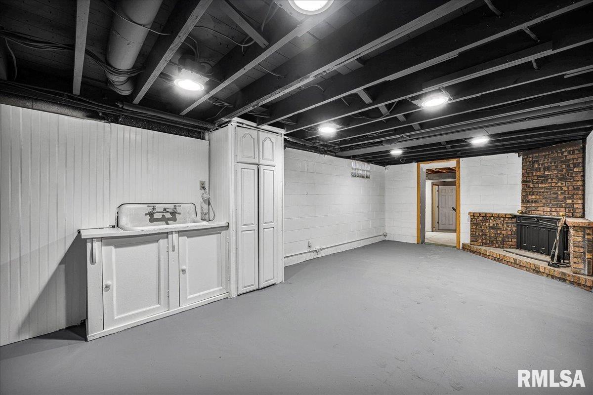 6213 North Saint Marys Road Peoria, IL 61614 - Photo 22 of 56