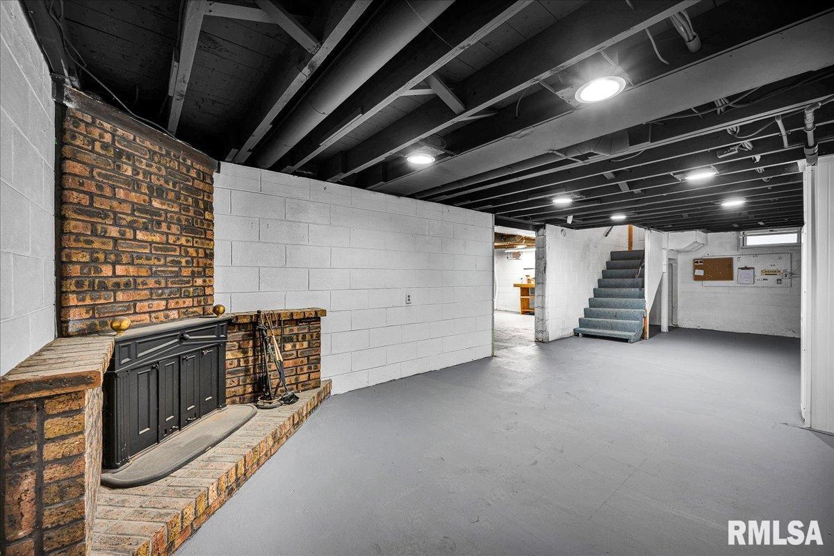 6213 North Saint Marys Road Peoria, IL 61614 - Photo 24 of 56