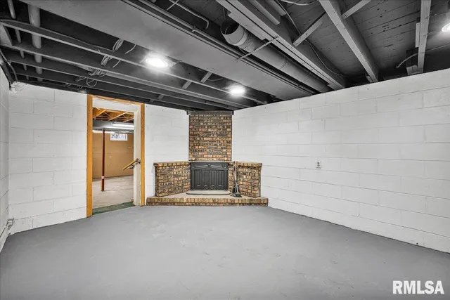 $240,000 | 6213 North Saint Marys Road, Peoria, IL 61614