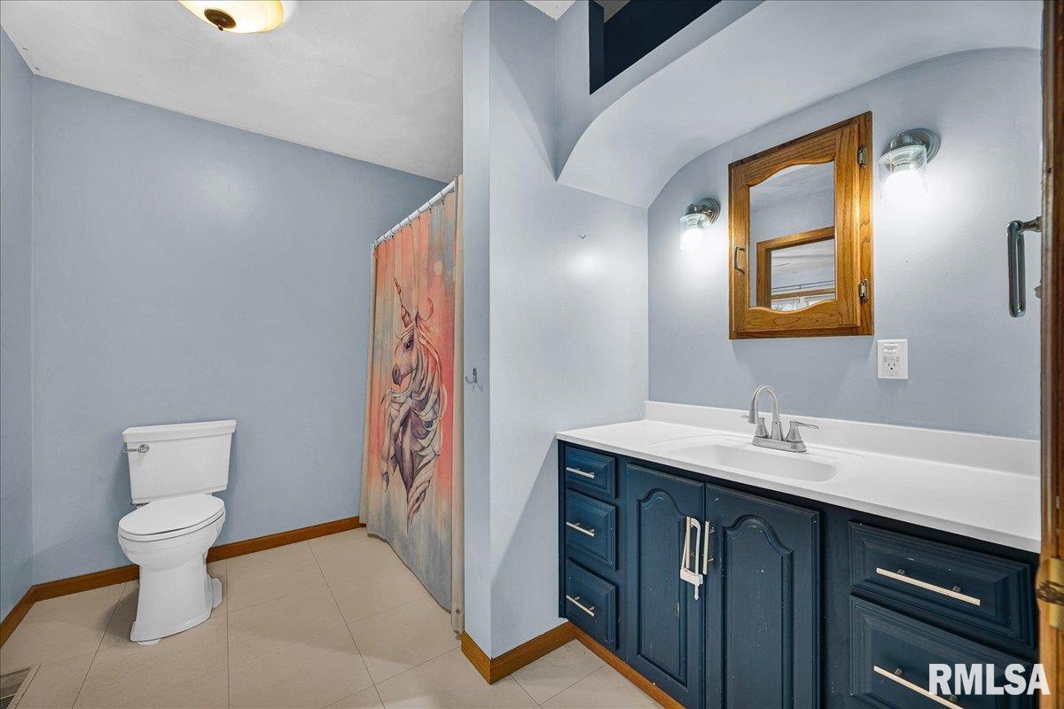 6213 North Saint Marys Road Peoria, IL 61614 - Photo 36 of 56