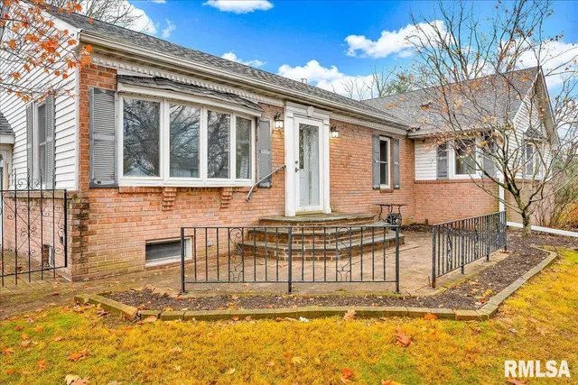 $240,000 | 6213 North Saint Marys Road, Peoria, IL 61614