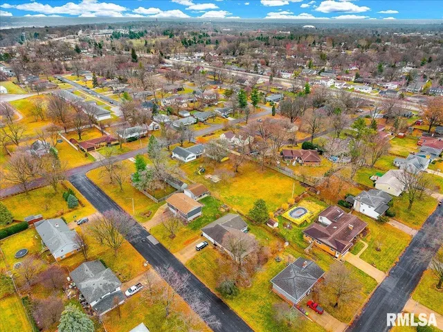 $240,000 | 6213 North Saint Marys Road, Peoria, IL 61614