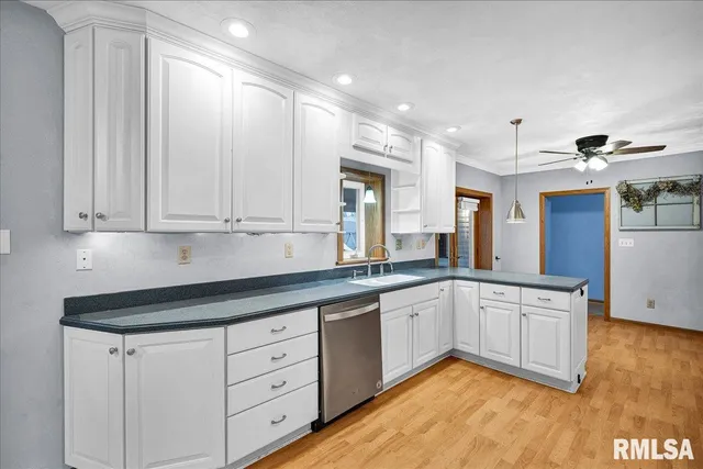 $250,000 | 6213 North Saint Marys Road, Peoria, IL 61614