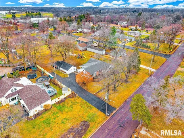 $250,000 | 6213 North Saint Marys Road, Peoria, IL 61614