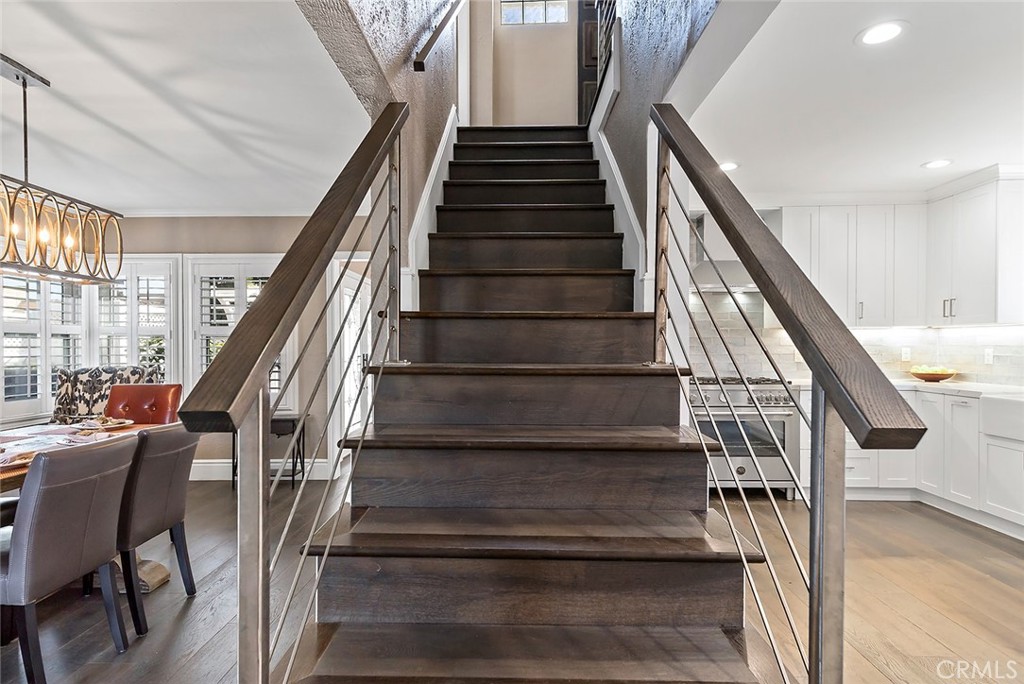 5733 2nd Street Long Beach, CA 90803 - Photo 11 of 32 a view of entryway