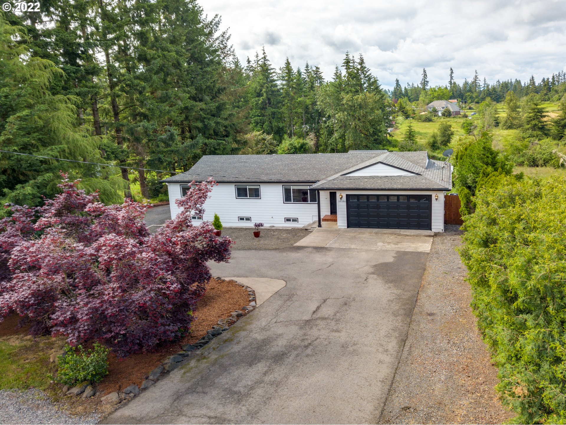 18580 Southeast Sunnyside Road Damascus, OR 97089 - Photo 2 of 20 Gallery Image 2