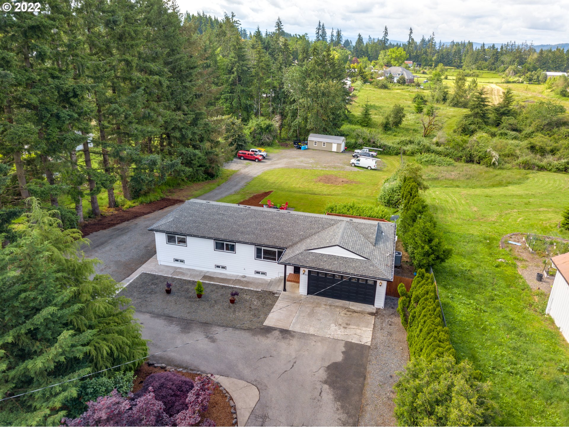 18580 Southeast Sunnyside Road Damascus, OR 97089 - Photo 3 of 20 Gallery Image 3