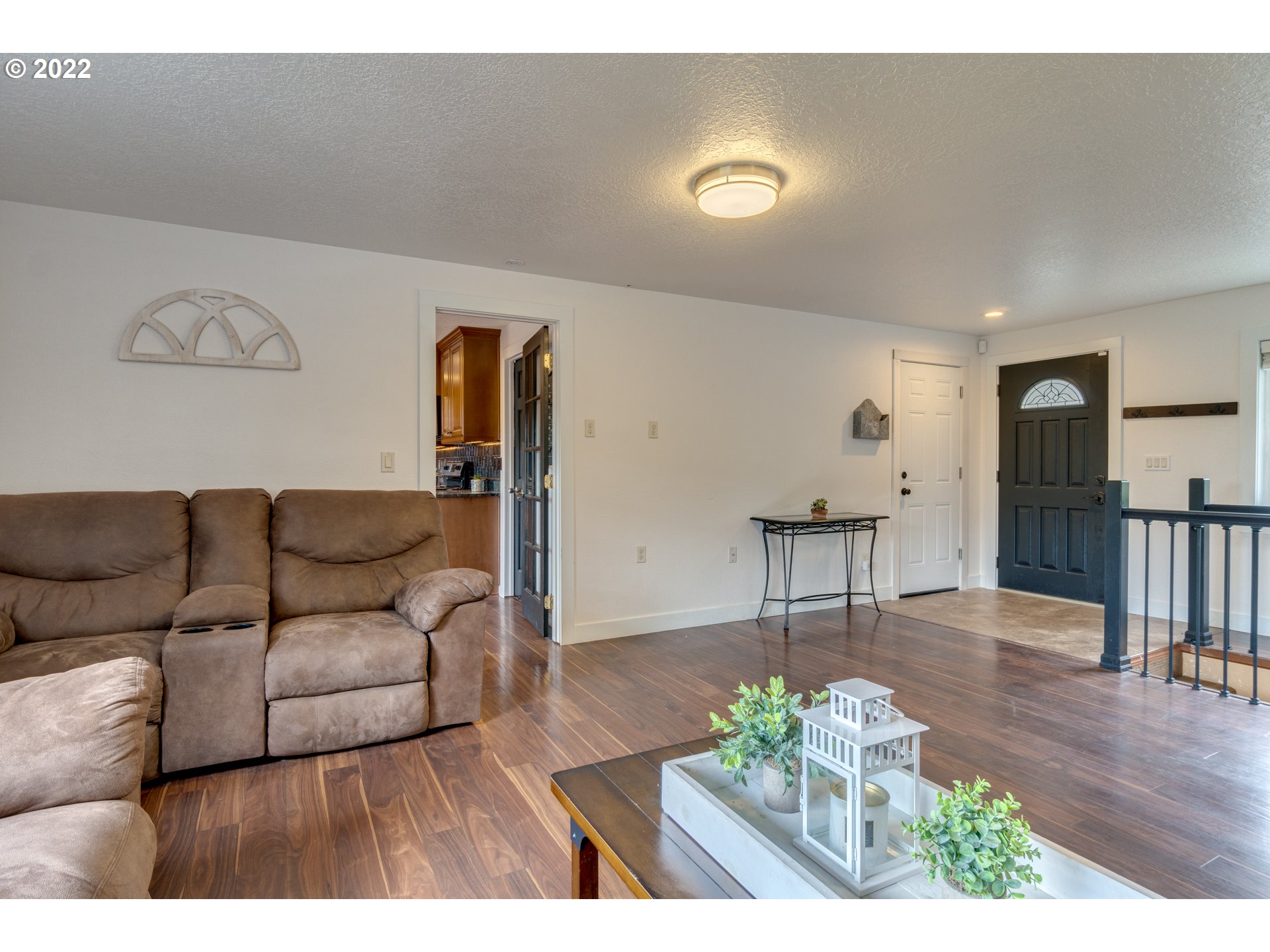 18580 Southeast Sunnyside Road Damascus, OR 97089 - Photo 6 of 20 Gallery Image 6