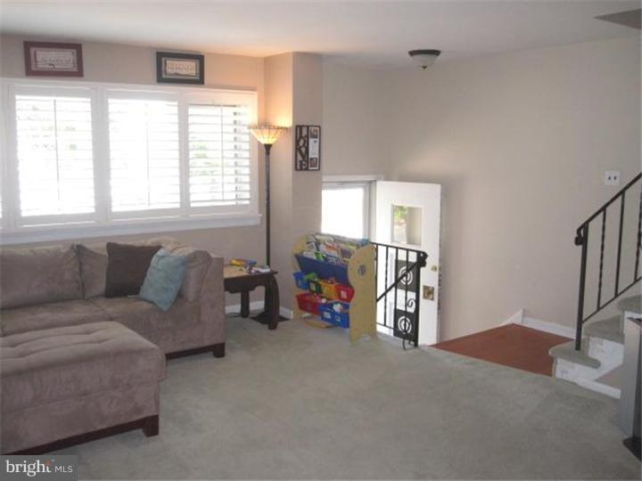 3106 Derry Road Philadelphia, PA 19154 - Photo 3 of 14 Living Room