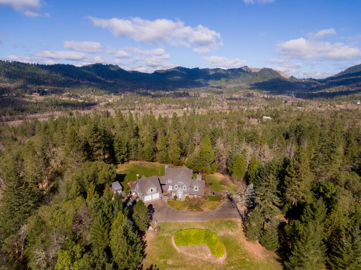 5451 Hugo Road Grants Pass, OR 97526 - Photo 24 of 34 Additional Photo