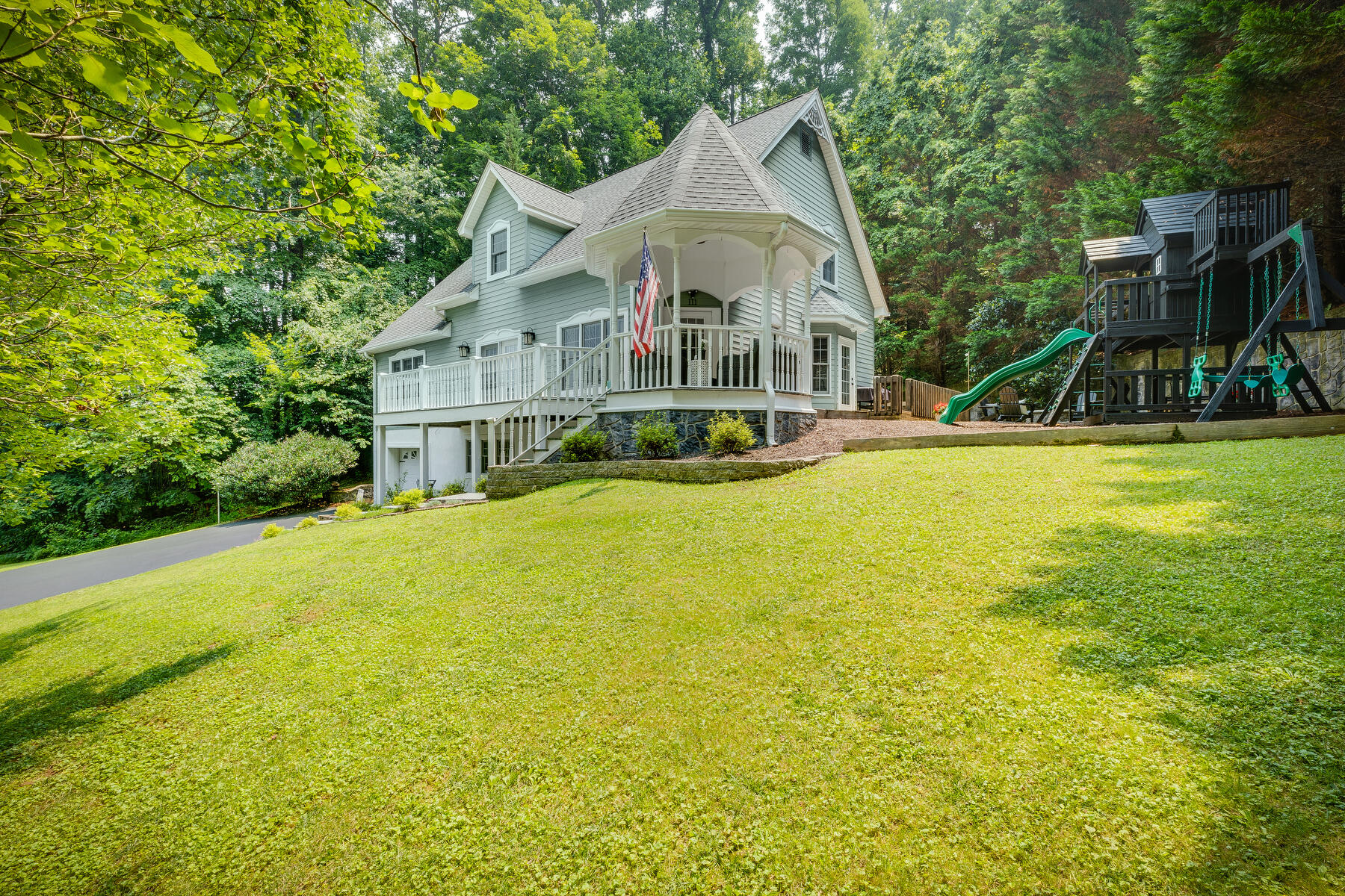 111 Hidden Valley Road Johnson City, TN 37601 - Photo 2 of 50 002