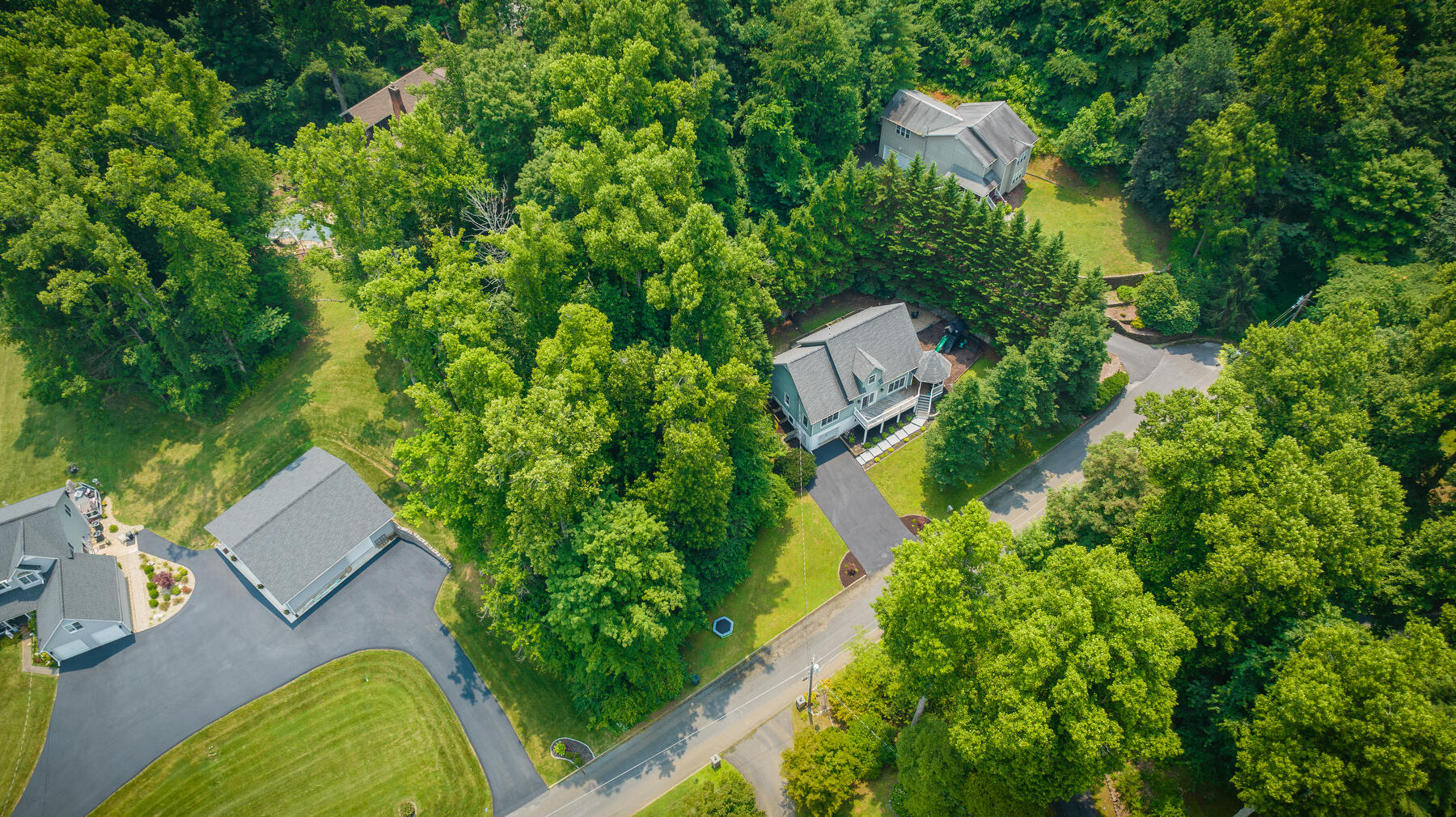 111 Hidden Valley Road Johnson City, TN 37601 - Photo 46 of 50 101