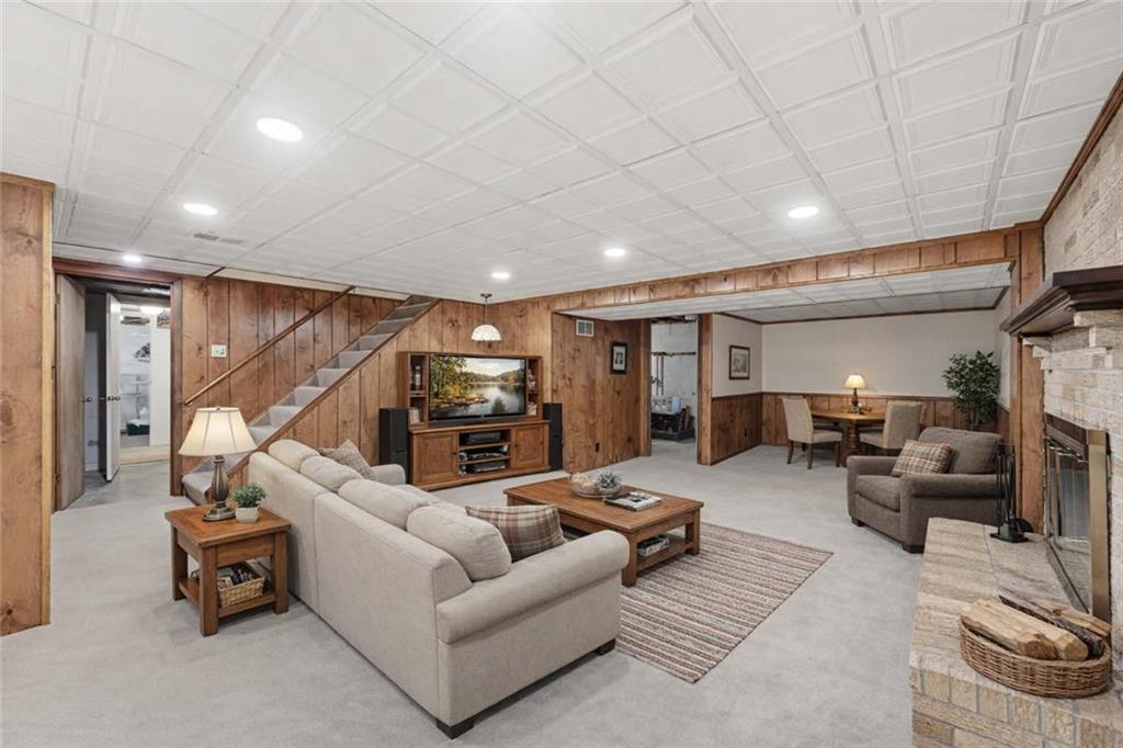 721 Whitestown Road Butler, PA 16001 - Photo 21 of 38