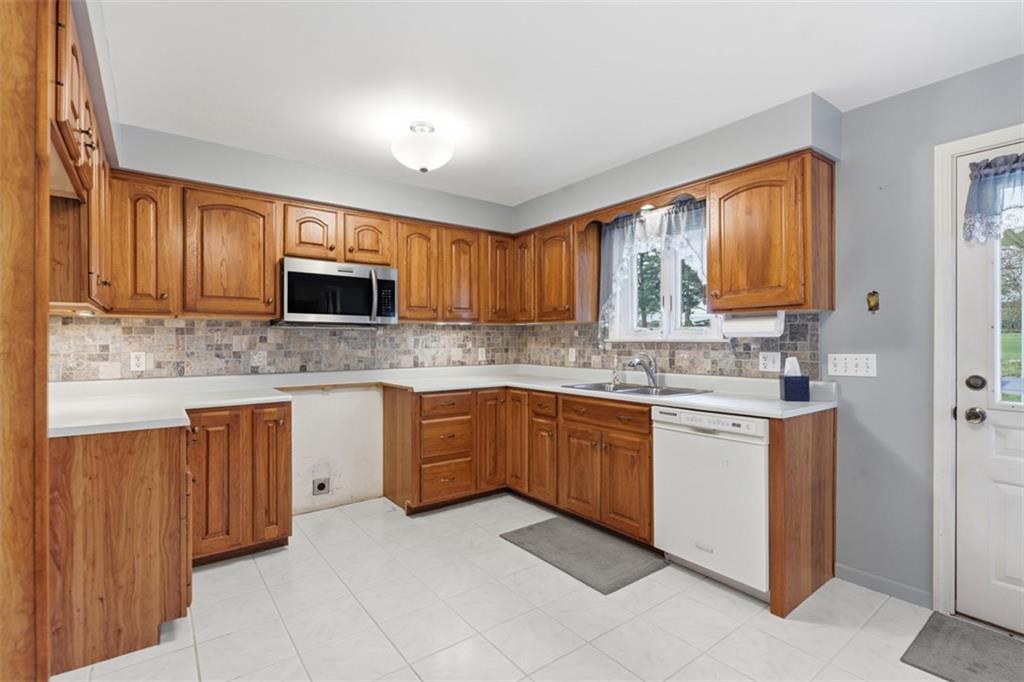 721 Whitestown Road Butler, PA 16001 - Photo 9 of 38