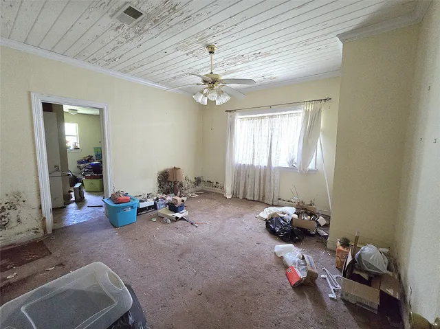 $99,999 | 2101 West Houston Street, Jasper, TX 75951