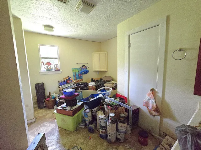 $99,999 | 2101 West Houston Street, Jasper, TX 75951