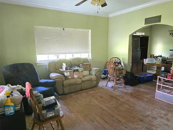 $99,999 | 2101 West Houston Street, Jasper, TX 75951
