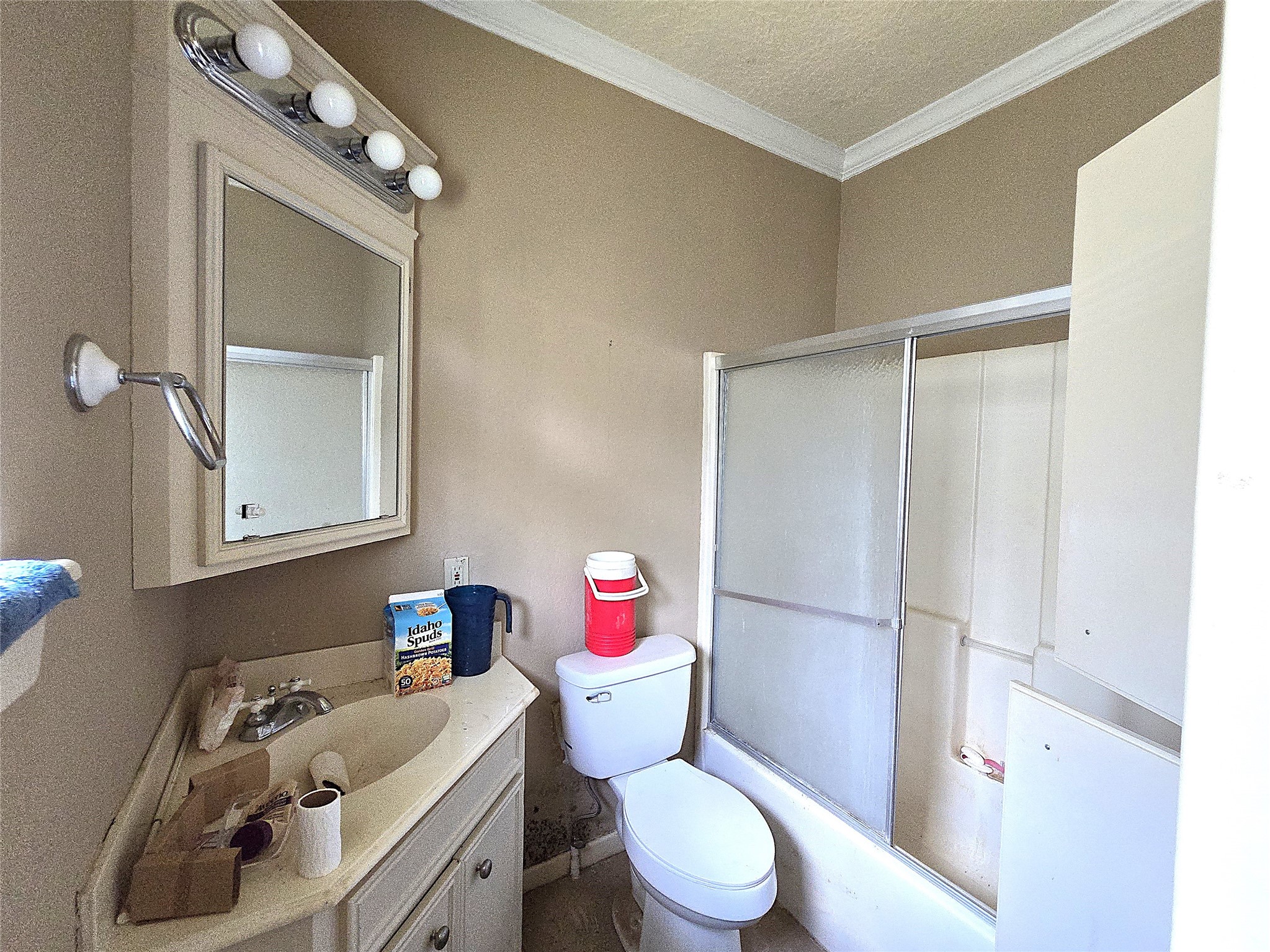 2101 West Houston Street Jasper, TX 75951 - Photo 10 of 15 Bathroom 1