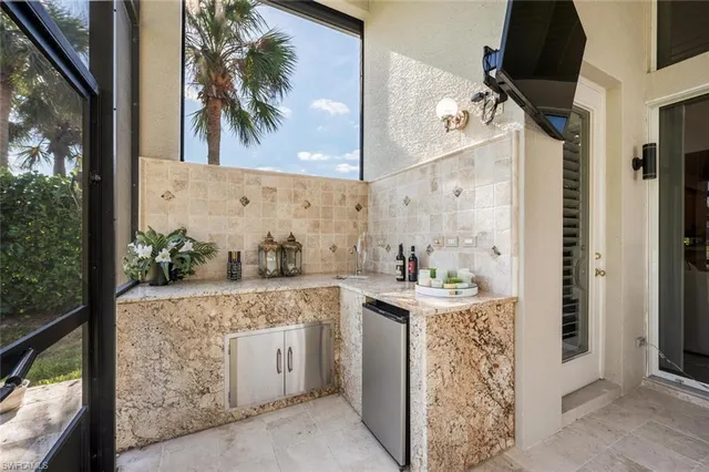 $1,690,000 | 5011 Cerromar Drive, Naples, FL 34112