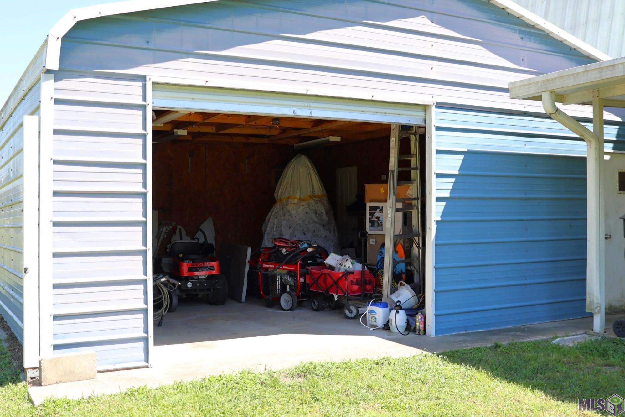 259 Rodriguez Drive Raceland, LA 70394 - Photo 7 of 32