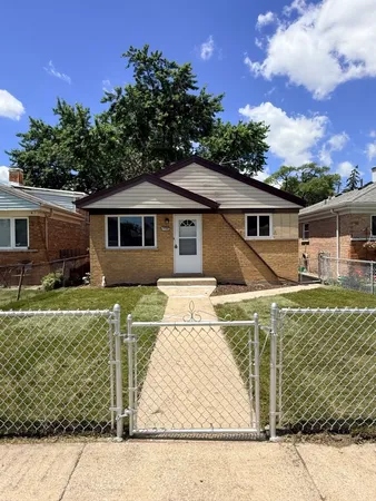 $2,475 | 7732 Lotus Avenue, Burbank, IL 60459