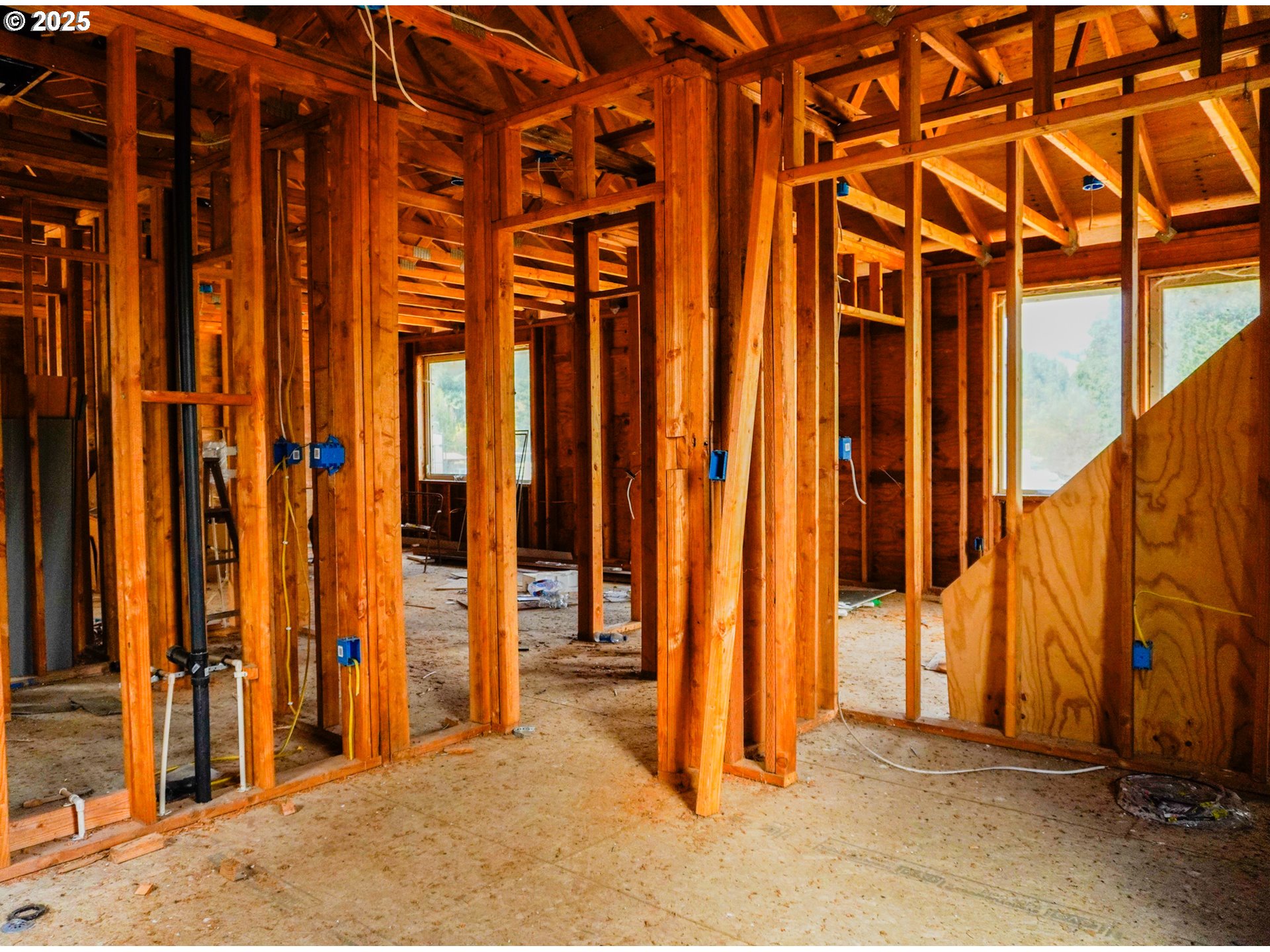 815 E Avenue Powers, OR 97466 - Photo 11 of 23