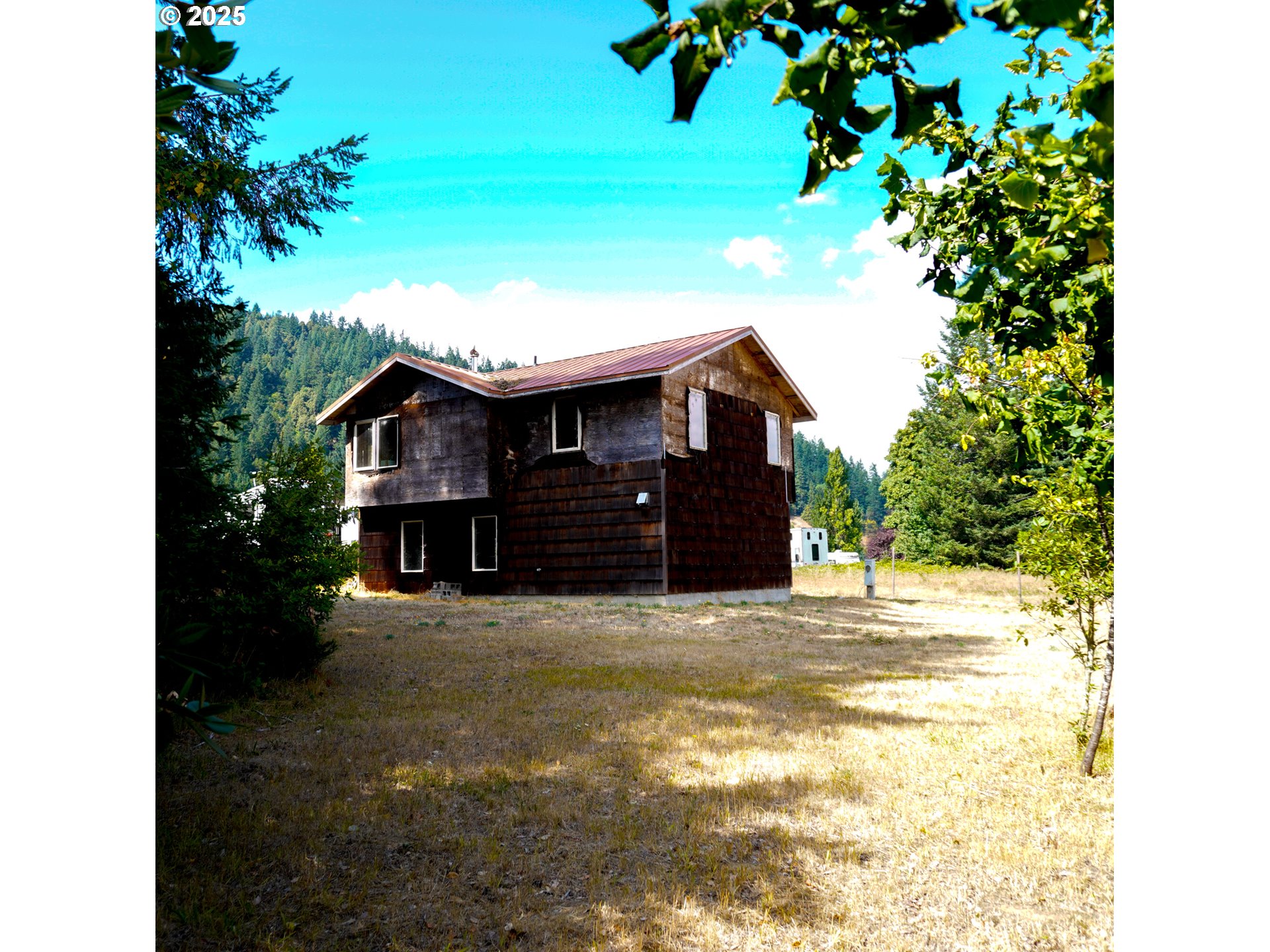 815 E Avenue Powers, OR 97466 - Photo 3 of 23