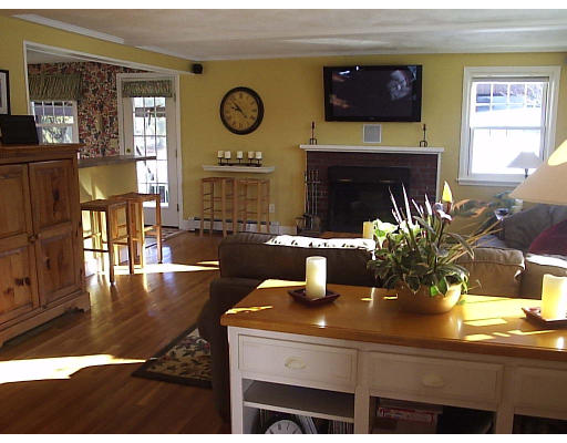14 Fox Hill Road Shrewsbury, MA 01545 - Photo 8 of 29 Gallery Image 8