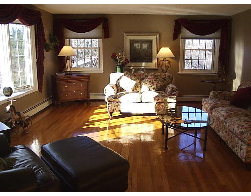 14 Fox Hill Road Shrewsbury, MA 01545 - Photo 10 of 29 Gallery Image 10