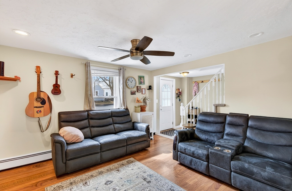 166 High Street Gardner, MA 01440 - Photo 3 of 31