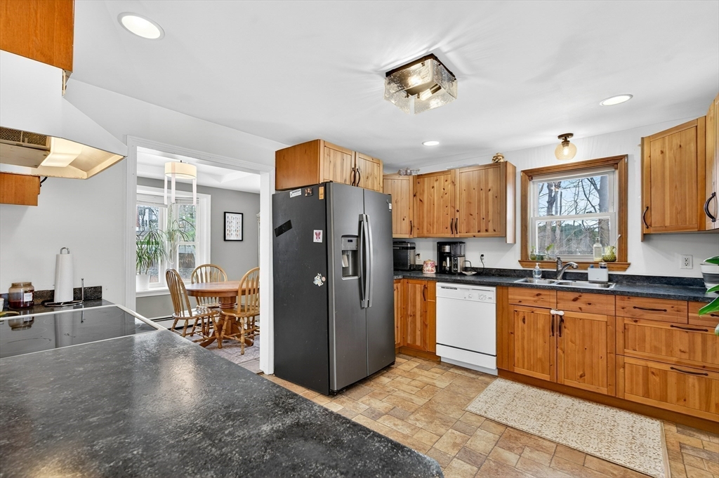 166 High Street Gardner, MA 01440 - Photo 6 of 31