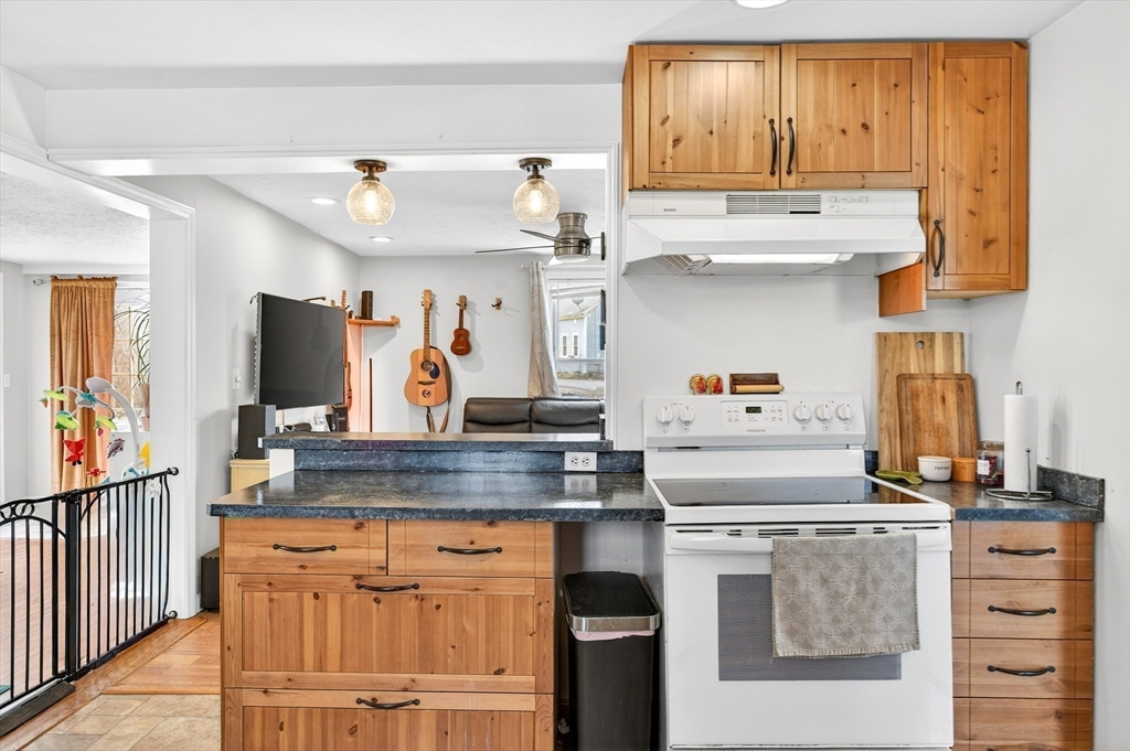 166 High Street Gardner, MA 01440 - Photo 8 of 31