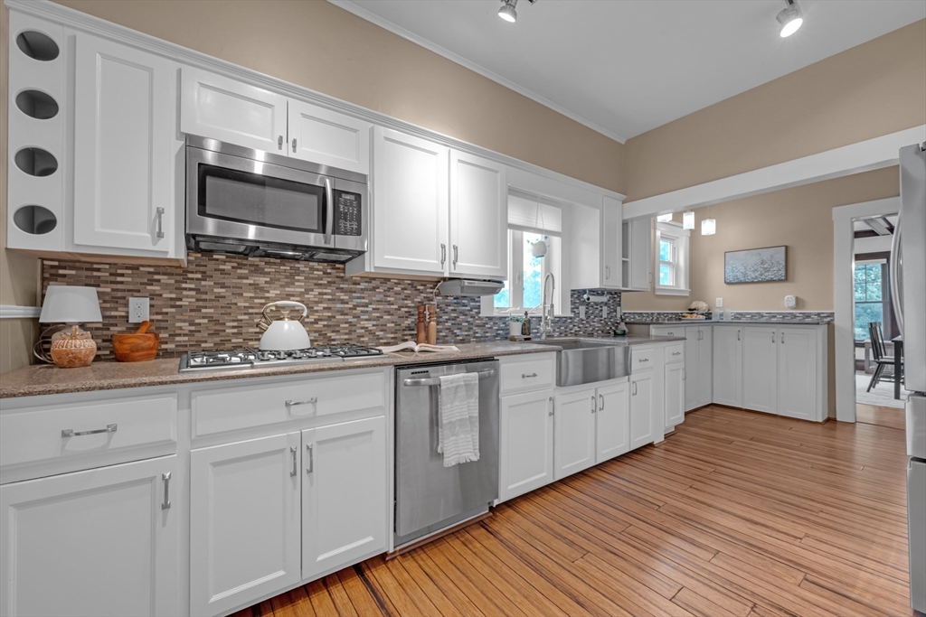 14 Tahanto Road Worcester, MA 01602 - Photo 12 of 41