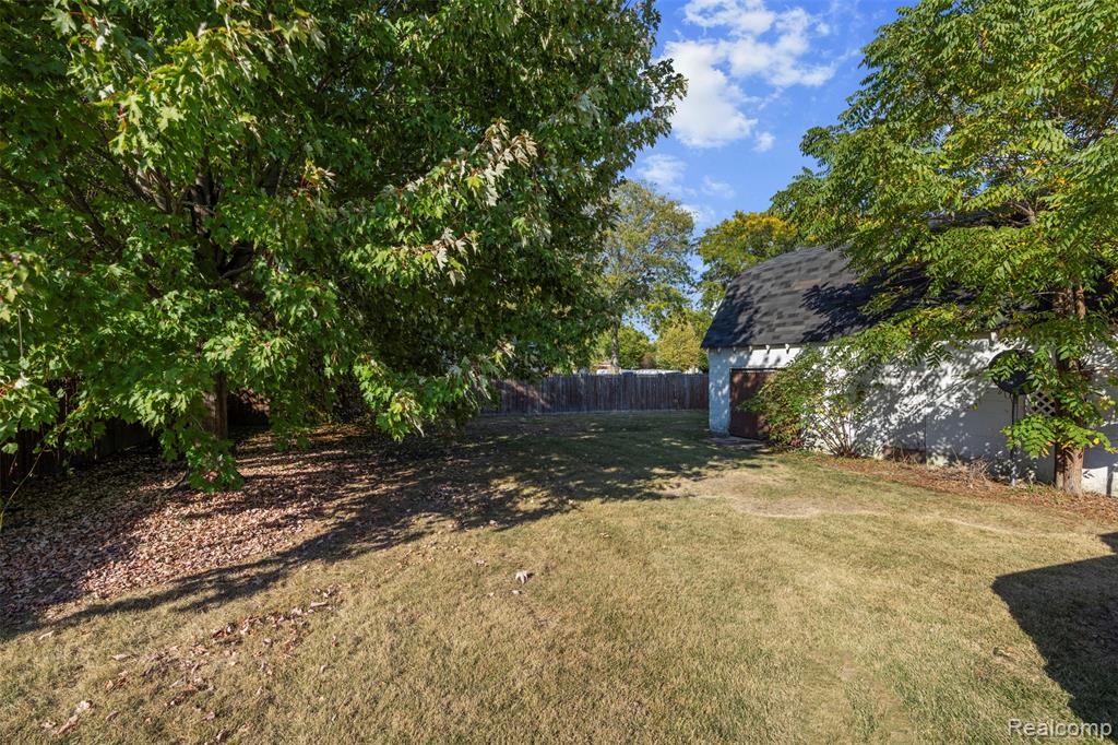 2735 East Maple Road Troy, MI 48083 - Photo 37 of 57