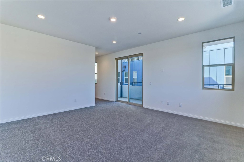 130 Spectacle Irvine, CA 92618 - Photo 14 of 38 an empty room with windows