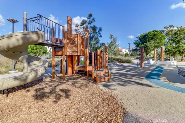 $5,500 | 130 Spectacle, Irvine, CA 92618
