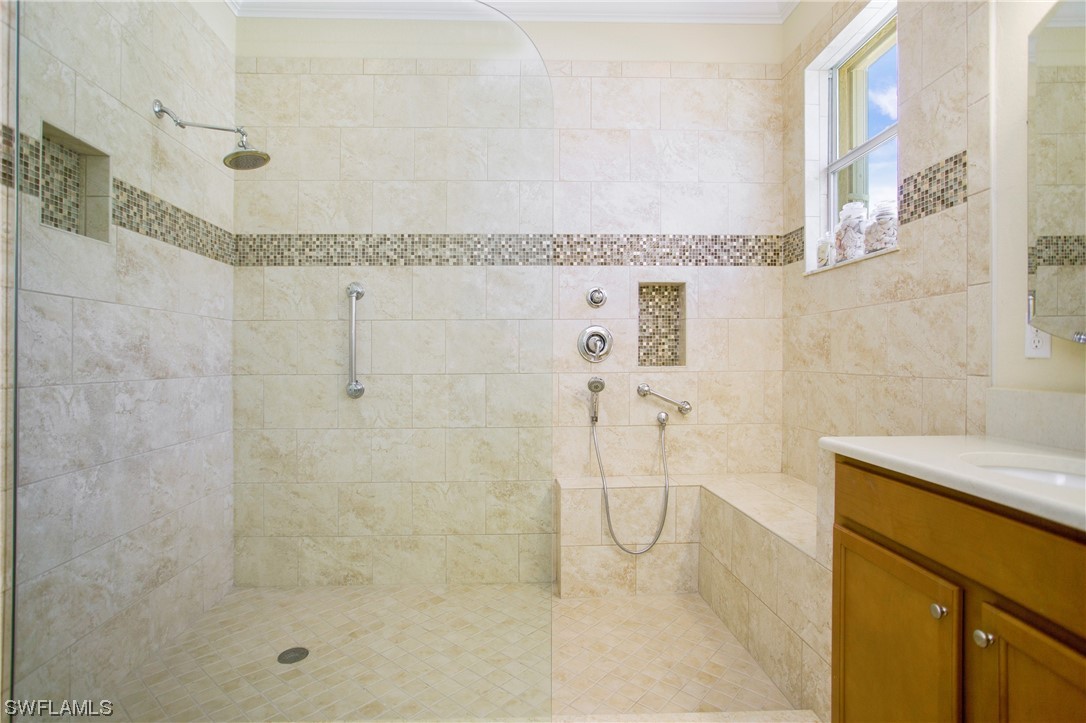 7948 Princeton Drive Naples, FL 34104 - Photo 14 of 35