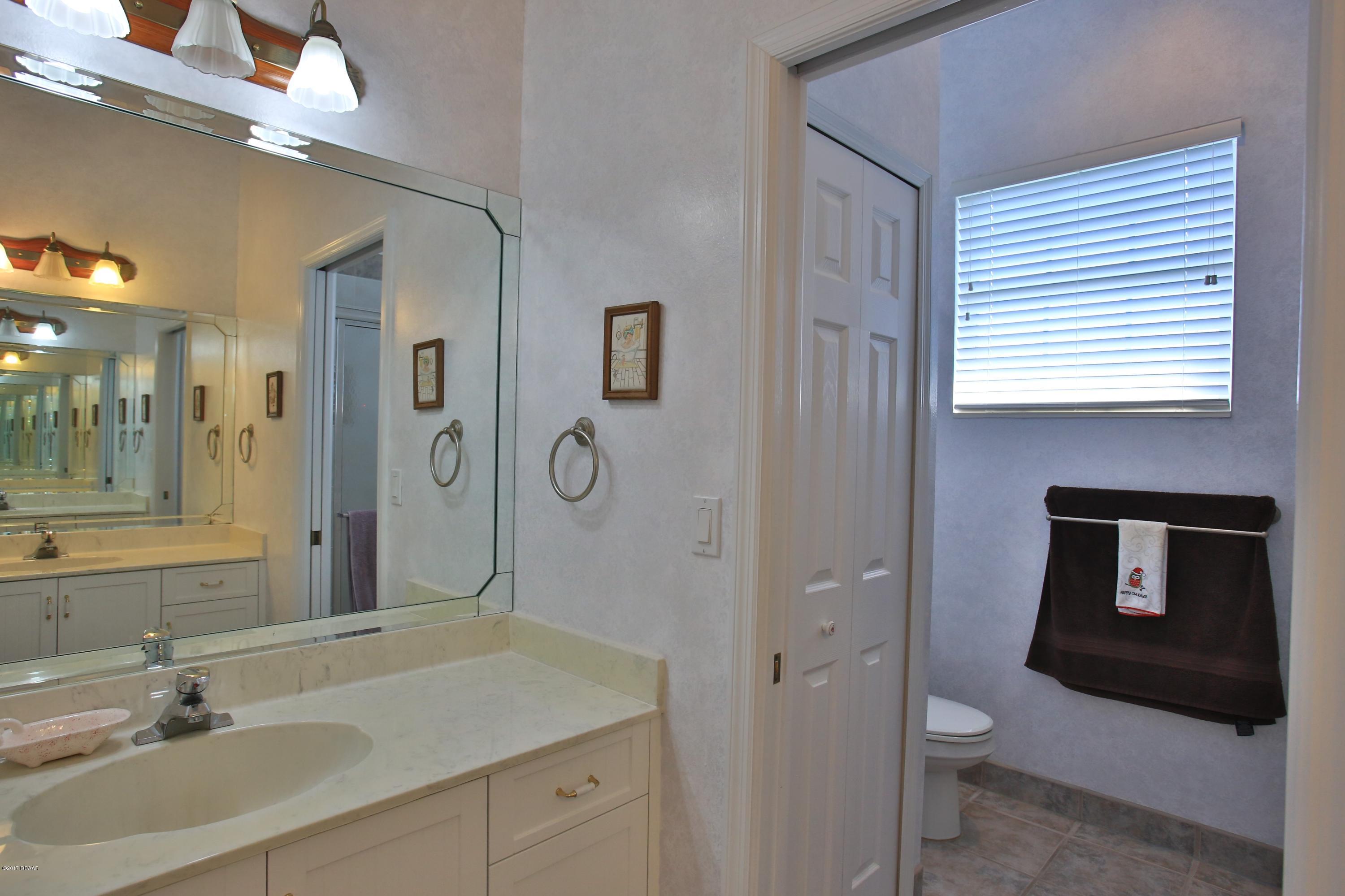 5880 Riverside Drive Port Orange, FL 32127 - Photo 21 of 31 Guest Bath 2