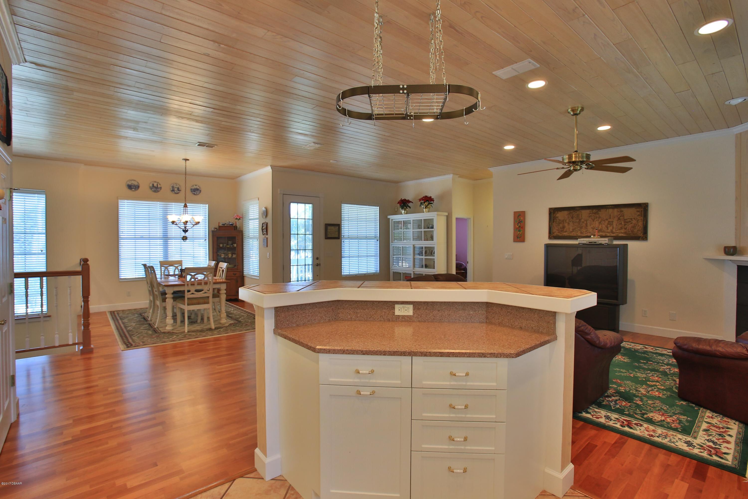 5880 Riverside Drive Port Orange, FL 32127 - Photo 9 of 31 Breakfast Bar