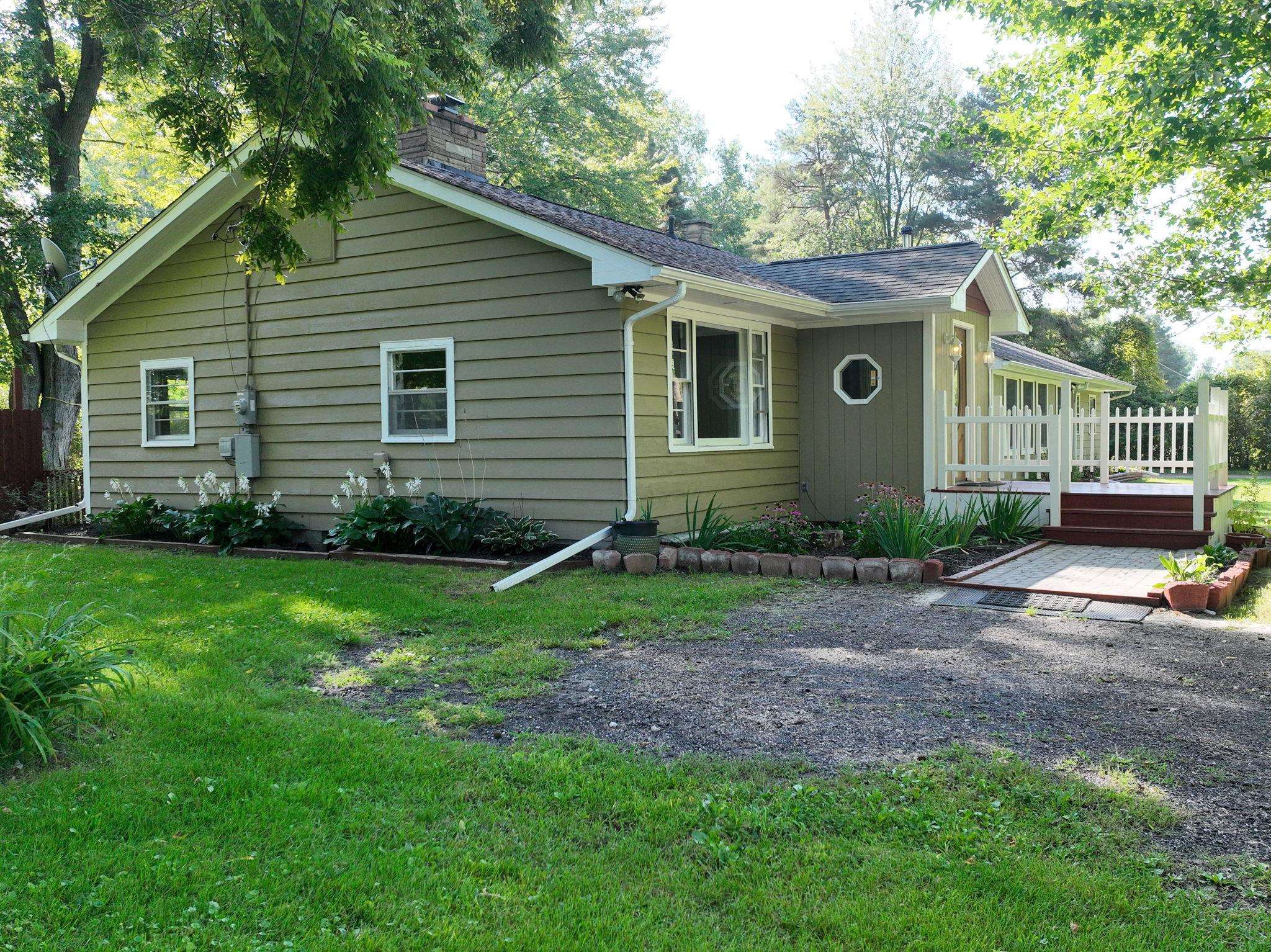 10522 Duffield Road Montrose, MI 48457 - Photo 3 of 65 50120643-2.JPG