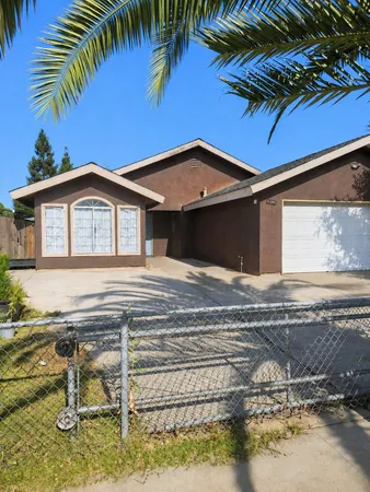 $349,900 | 1055 Celaya Street, Orange Cove, CA 93646