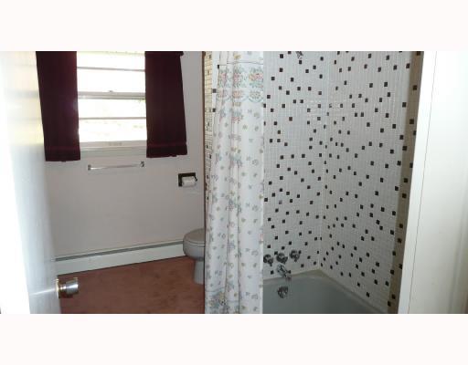 219 1/2 Freeport Road Butler, PA 16002 - Photo 15 of 16 Master Bath/Spa.