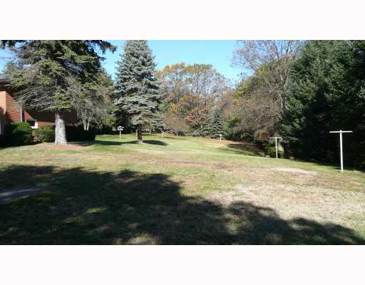219 1/2 Freeport Road Butler, PA 16002 - Photo 5 of 16 Yard/Garden. Side Yard