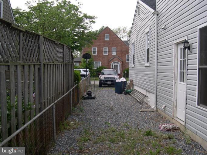 175 Kenwood Road Pasadena, MD 21122 - Photo 8 of 9 driveway