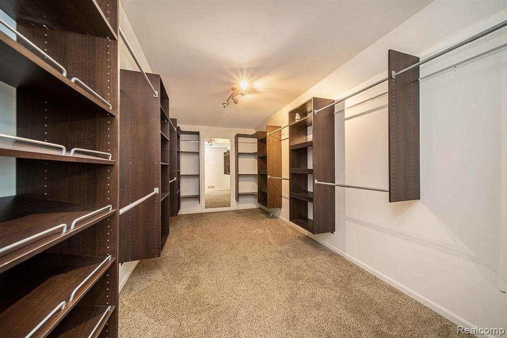 6627 Ridgewood Court Clarkston, MI 48348 - Photo 17 of 38