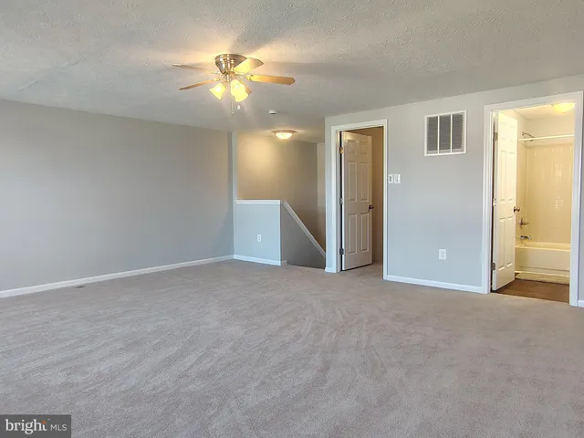 $2,450 | 564 Hollyberry Way, Frederick, MD 21703